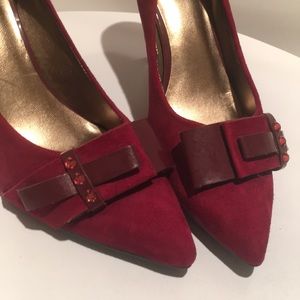 Red suede feeling shoes with bow and rubies